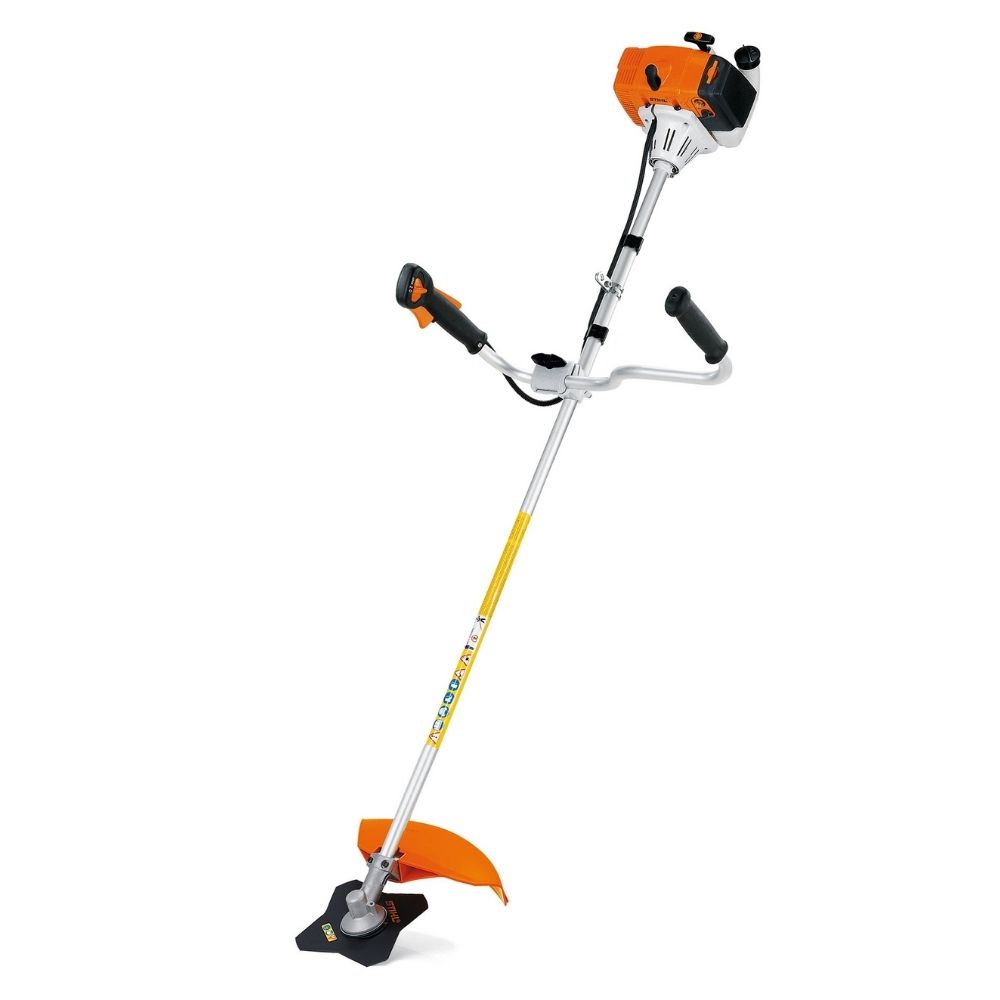 Motoguadaña a gasolina STIHL FS120 – equilibrada y confiable