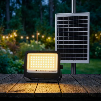 Reflector solar LEDVANCE Floodlight 135W 2200 lm