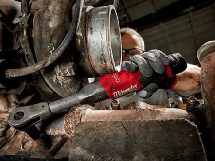 Llave crique inalámbrica Milwaukee M12 FUEL 2560-20 3/8